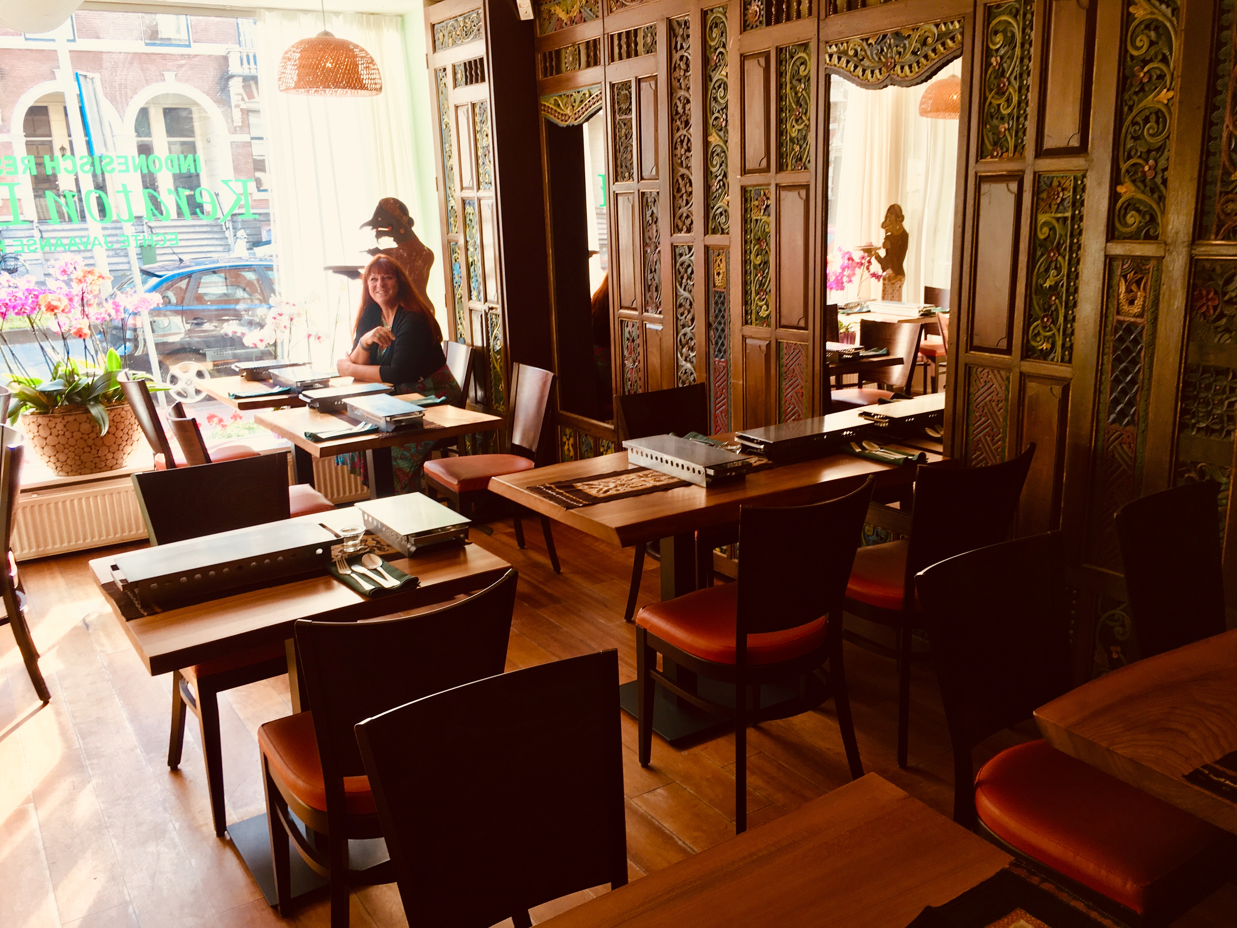 Keraton Damai Den Haag