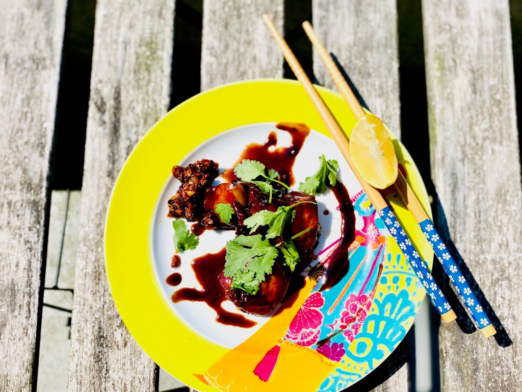 Taiwanese gerecht San Bei Ji (三 杯 鸡  sān bēi jī)